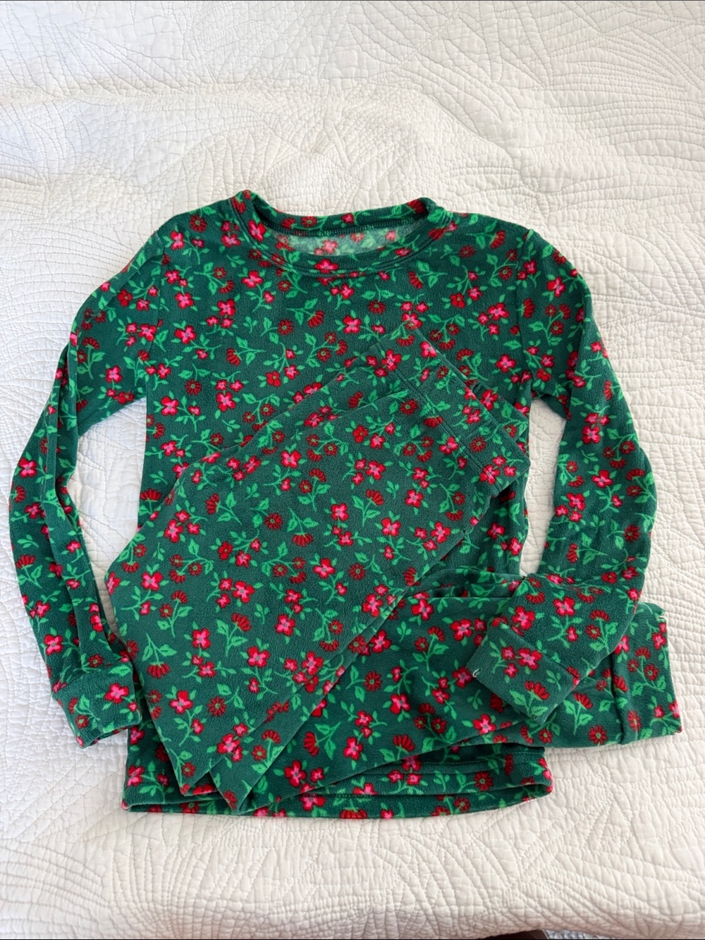 Cat & Jack Green Long-Sleeve Floral Pajama Set with Pink and Red Flowers